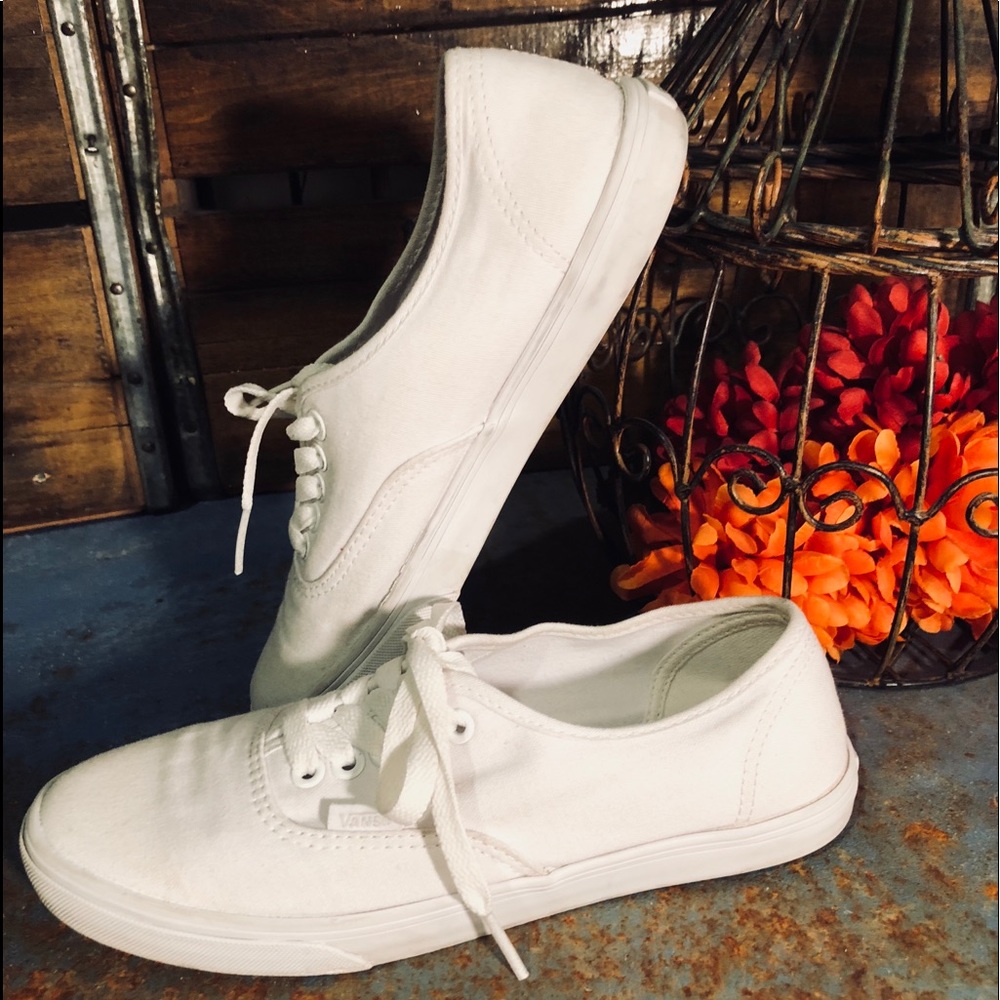 SUMMERS ON THE WAY -WHITE VANS SIZE 7
